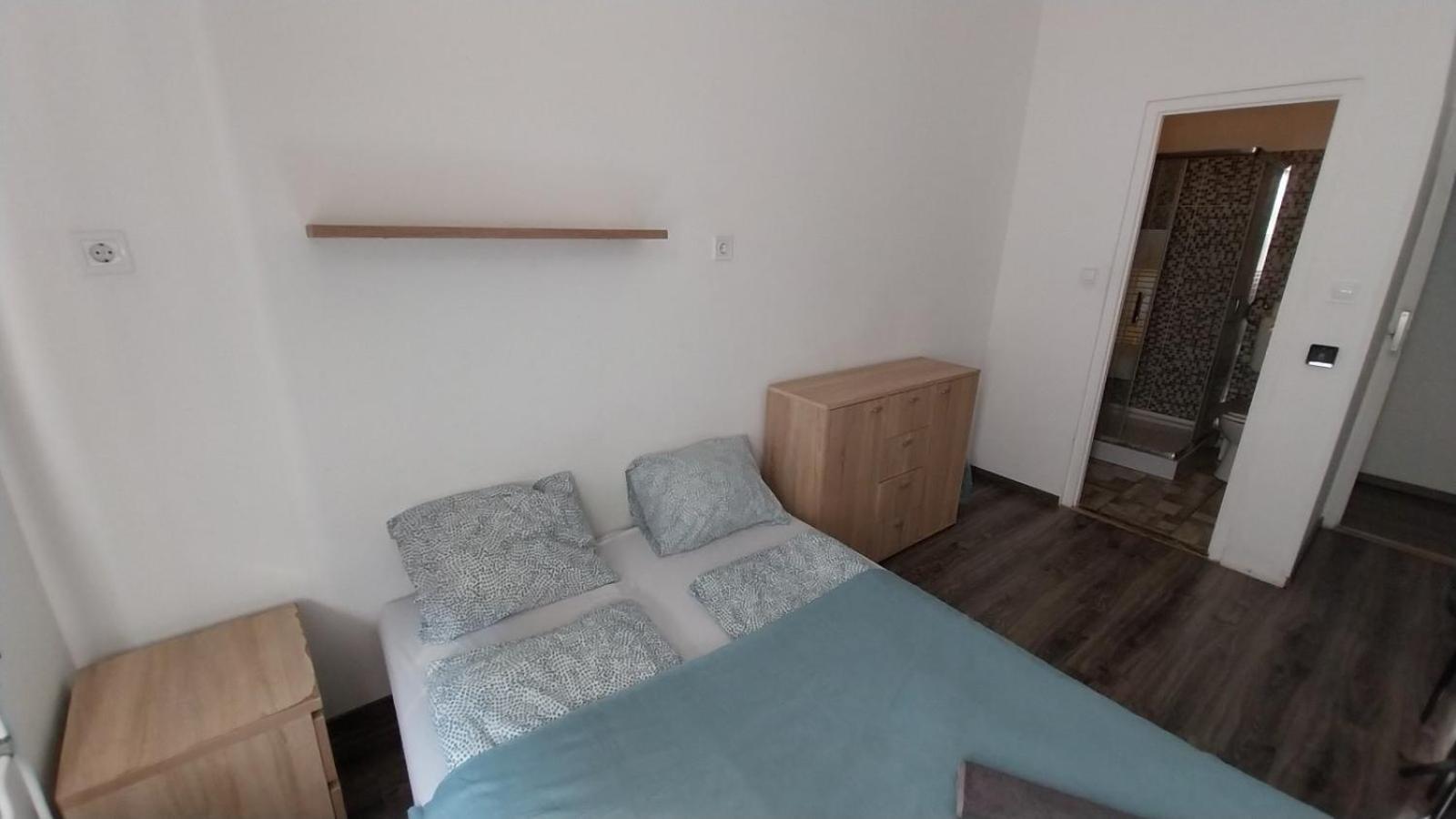 Aradi Rooms With Private Bathroom In The City Centre بودابست المظهر الخارجي الصورة