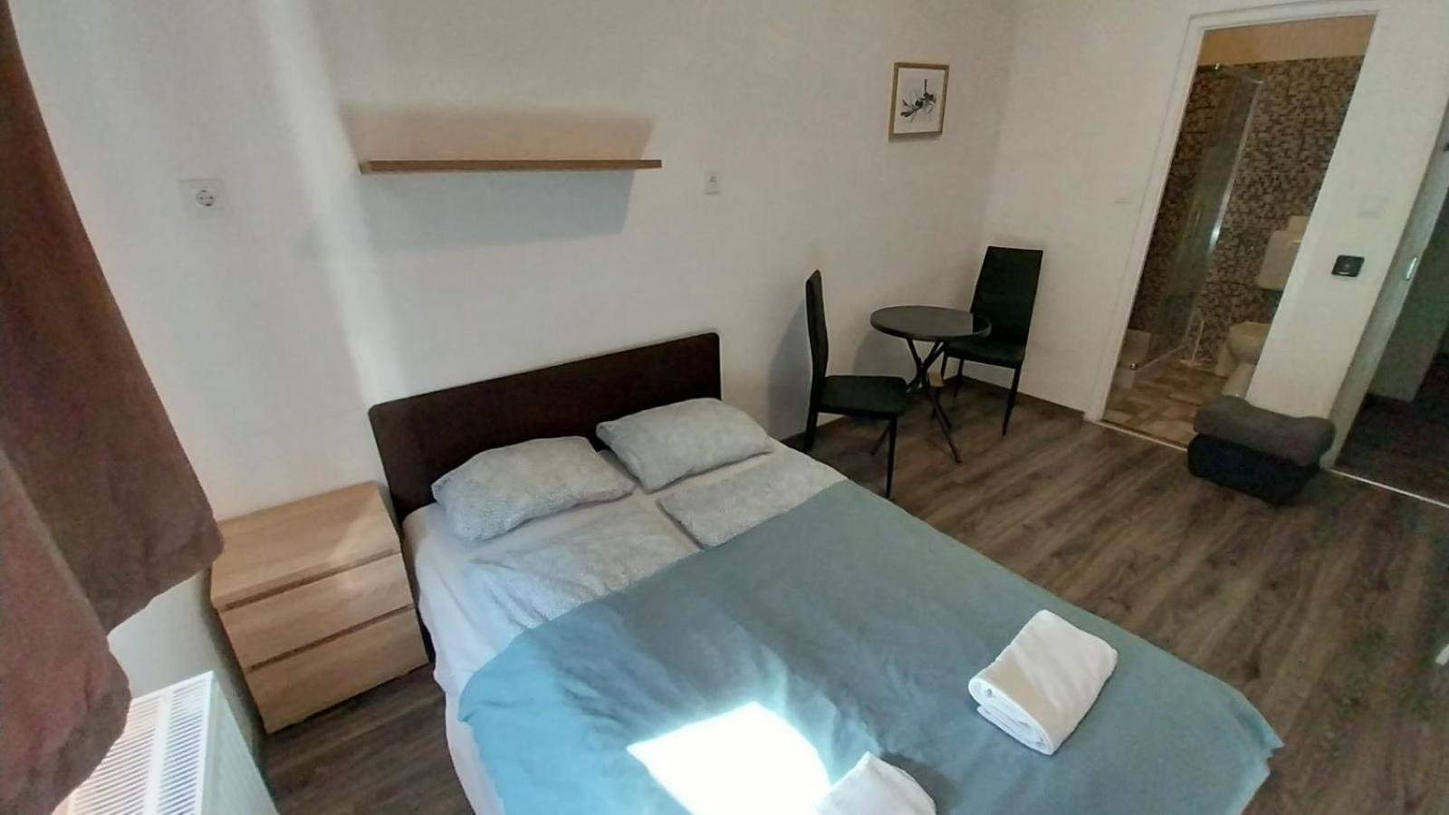 Aradi Rooms With Private Bathroom In The City Centre بودابست المظهر الخارجي الصورة