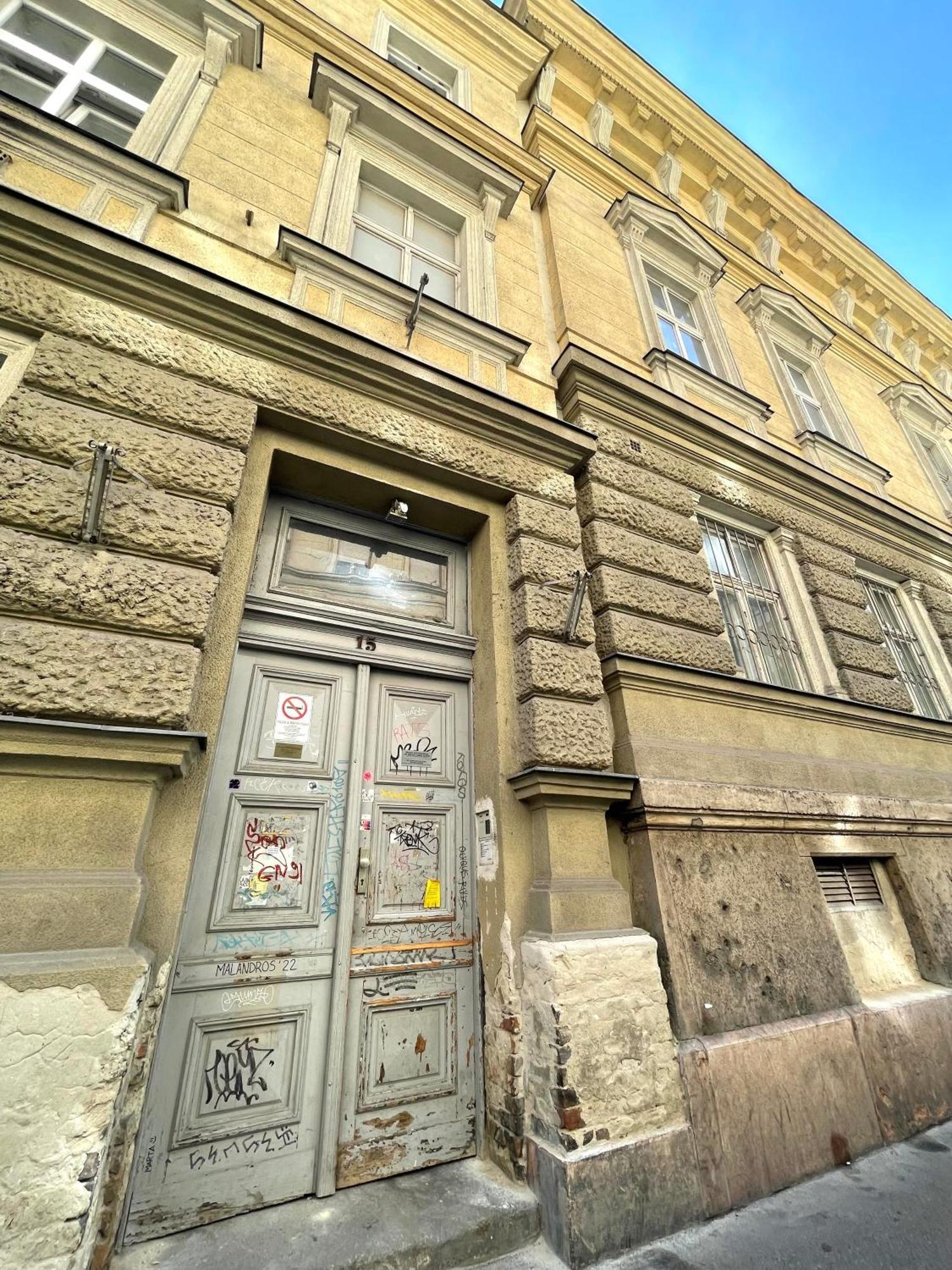 Aradi Rooms With Private Bathroom In The City Centre بودابست المظهر الخارجي الصورة